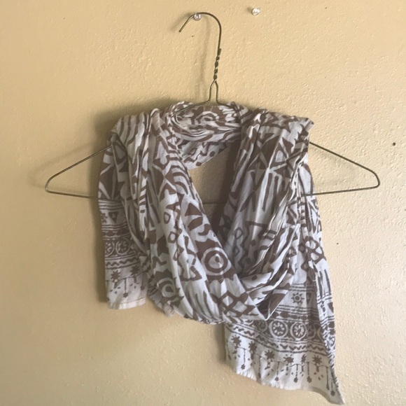 Bohemian Scarf - Picture 3 of 4